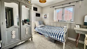 Photo 14- click for photo gallery